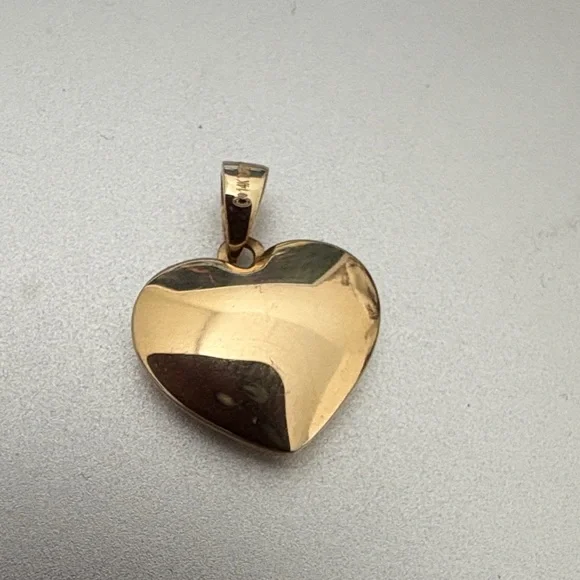 Intricate Gold Heart Necklace - Picture 3 of 4